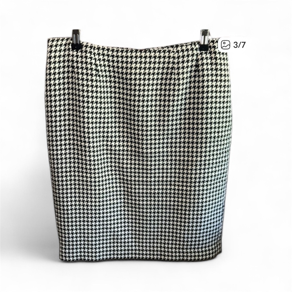 Kasper Women’s Size 8P Petite Black and White Houndstooth Classic Pencil Skirt